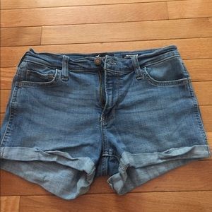 size 5 Hollister cut off shorts